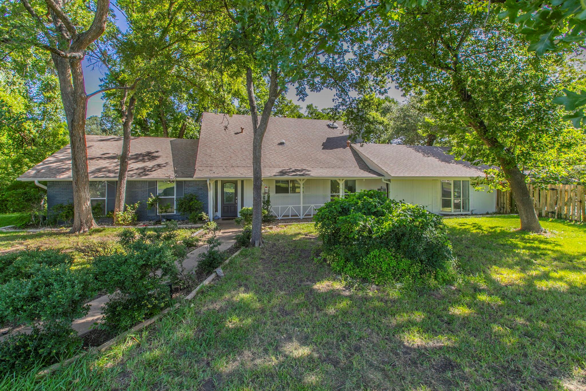 1905 Great Oaks Tx 78681