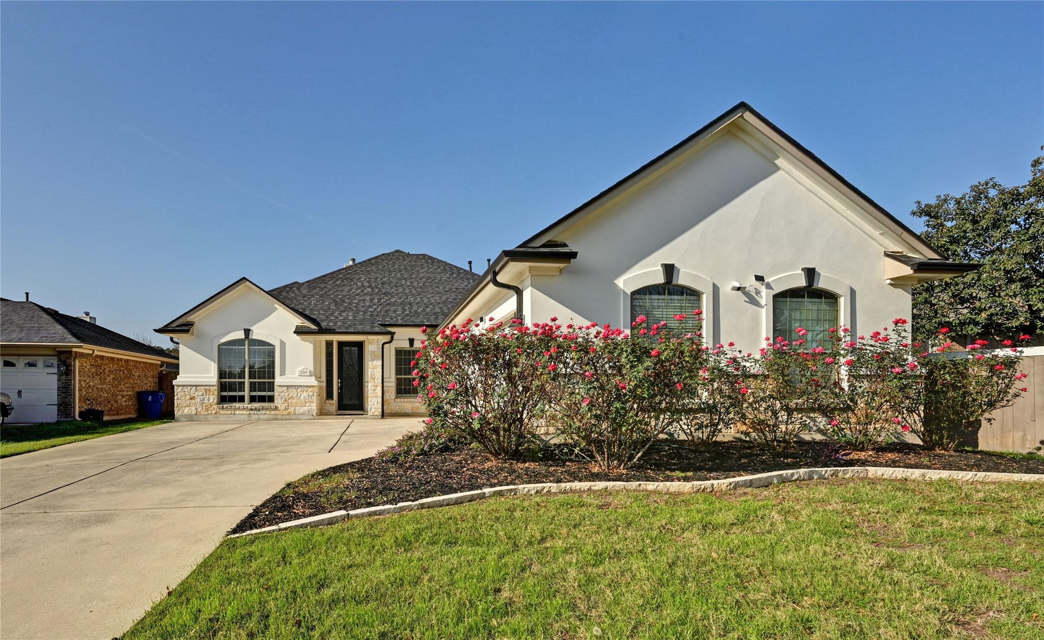 205 Cherry Laurel Tx 78613