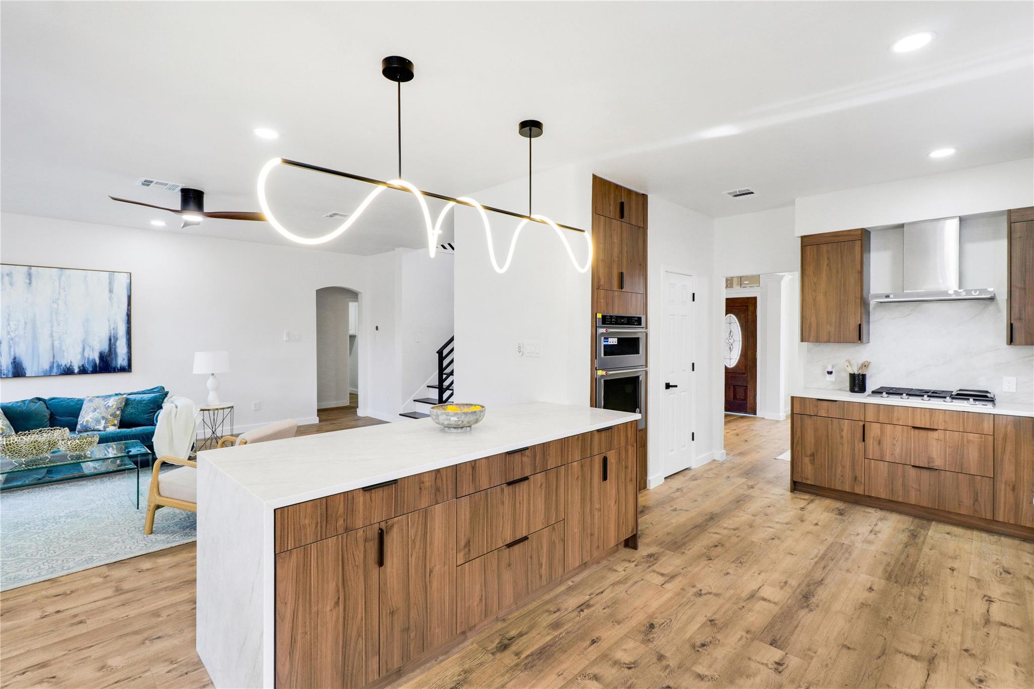 14928 Thatcher Tx 78717