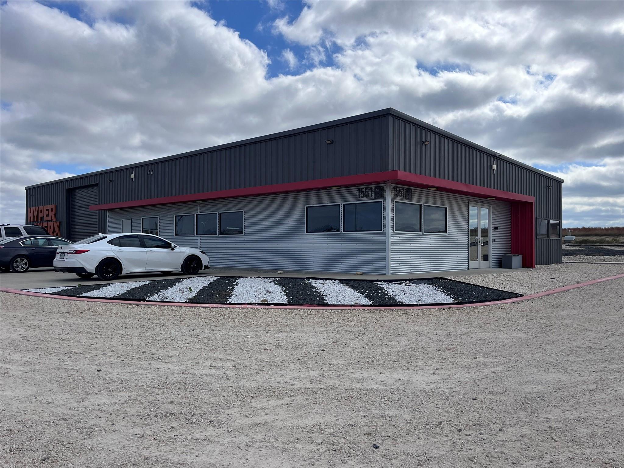 1551 County Road 221 Tx 76527